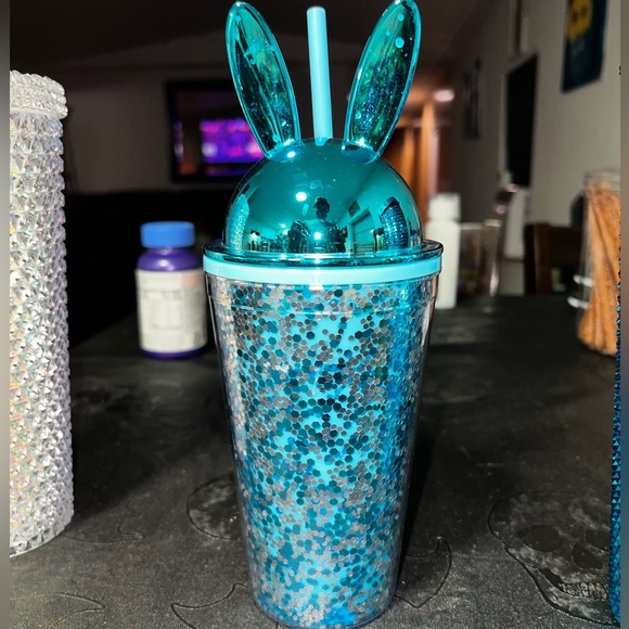 18oz Blue Bunny Plastic Cup - Picture 3 of 4